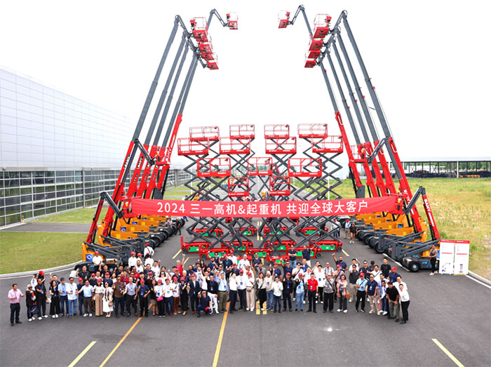 100% translation service supports the "Global Major Customer Summit": multi-lingual relay simultaneous interpretation to ensure seamless communication at the meeting